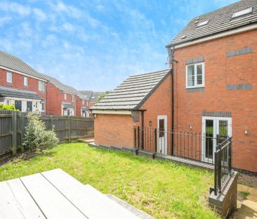 3 bedroom semi-detached house to rent - Photo 6