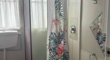 You can't beat this for convenience! - Photo 4