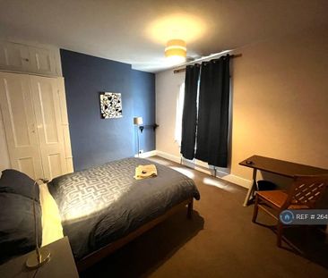 1 bedroom in a house share to rent - Photo 5