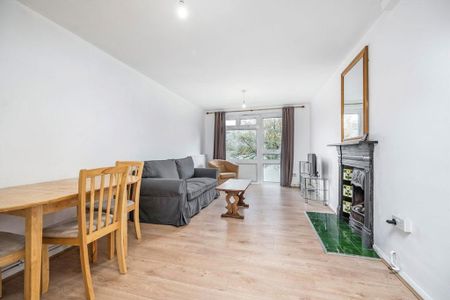 3 bedroom flat to rent - Photo 2