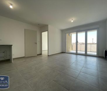 Location Appartement 2 pièces 40m² ARLES 13200 - Photo 2