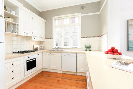 A Forever Family Home With A Garden Flat - Photo 4