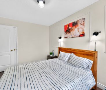 For Lease - 2067 Golden Orchard Trail, Oakville, Ontario - Photo 6
