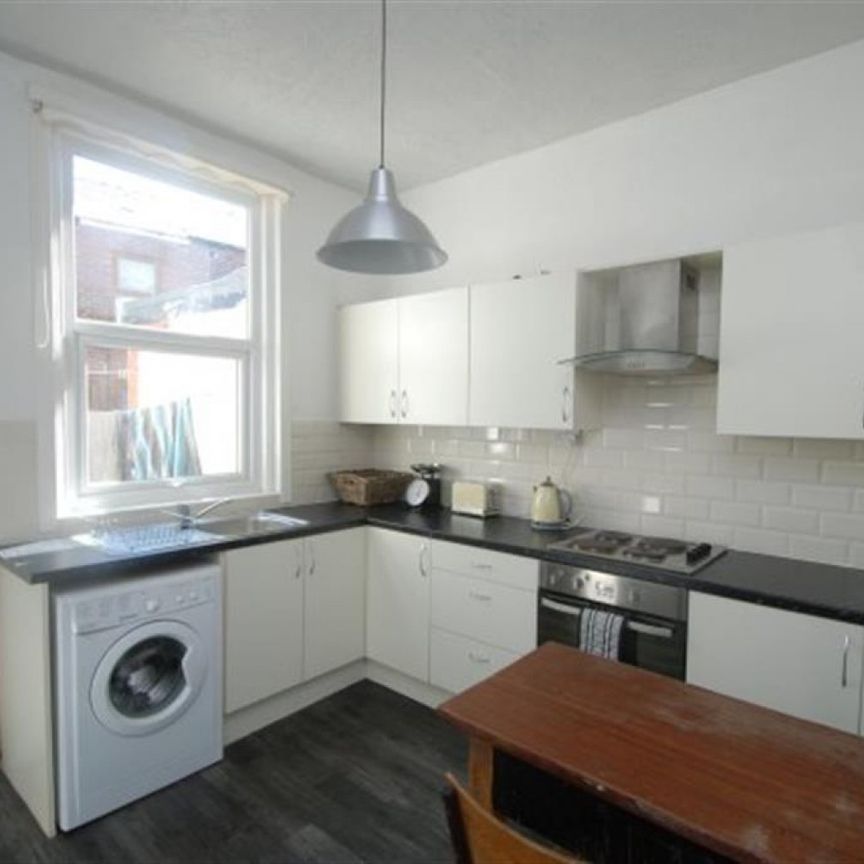 2 bedroom House To Let - Photo 1