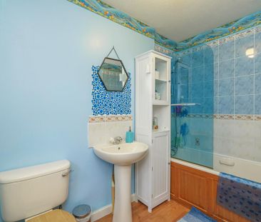 3 bedroom detached house to rent - Photo 5