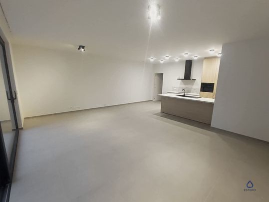 Energiezuinige nieuwbouwappartement met staanplaats en gemeenschappelijk zwembad - Photo 1