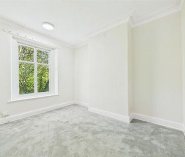 3 bedroom flat to rent - Photo 5