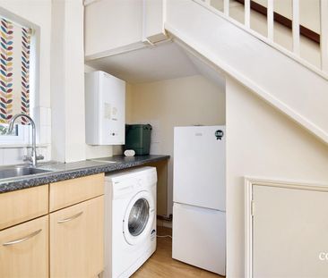 Waller Drive, Northwood, HA6 - Photo 4