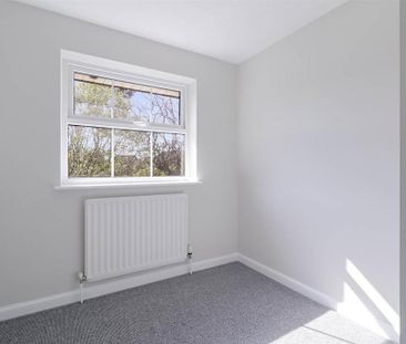 4 bedroom detached house to rent - Photo 4