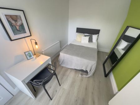 4 bedroom terraced house to rent - Photo 4