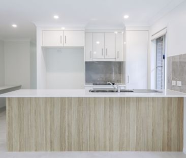 CLINTON'S NEWEST GEM AWAITS - WELCOME TO 15 CIMBA STREET! - Photo 4