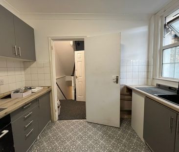 Room in a Shared Flat, Clapham North, SW9 - Photo 2