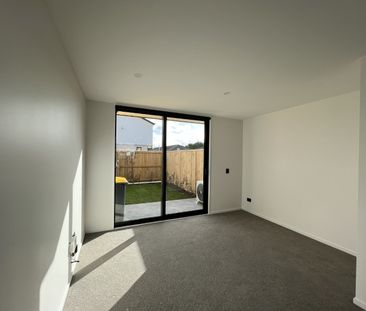 2/14 Rutherford Street, Woolston - Photo 3