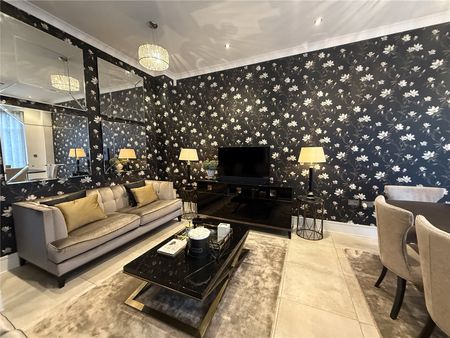 Pine Lodge Way, Epsom, Surrey, KT19 7AA - Photo 3