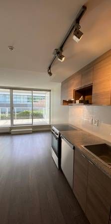 1 Bedroom available at Marine Gateway!! - Photo 1