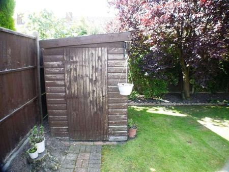 Torrington Drive, Potters, EN6 - Photo 3