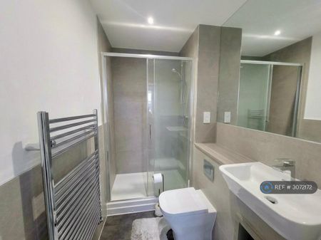 2 bedroom flat to rent - Photo 4