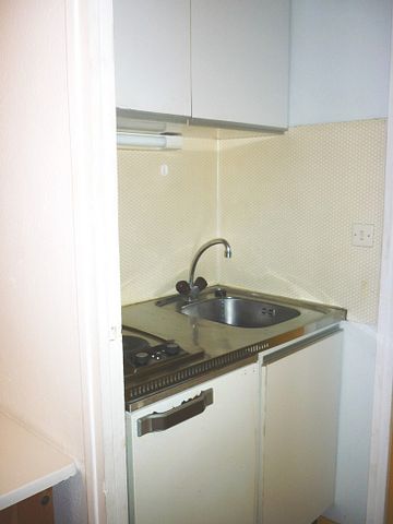 Studio Meublé, 18m², Les Hauts de Nîmes, 330€ H.C - Photo 2