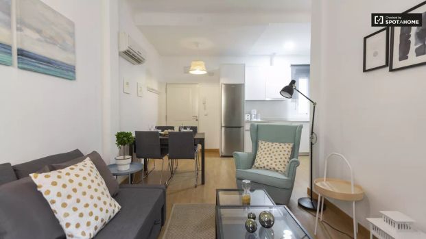 Refurbished 3-bedroom apartment for rent in Carabanchel - Foto 1