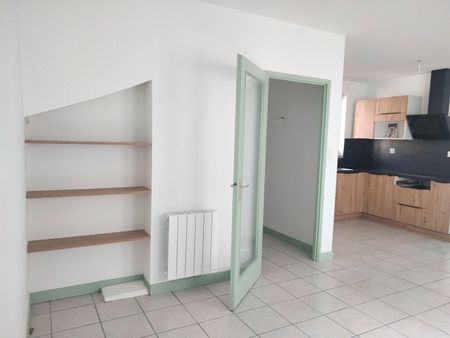 A LOUER APPARTEMENT T3 CENTRE VILLE REDON 35600 ILLE ET VILAINE BRETAGNE - Photo 2