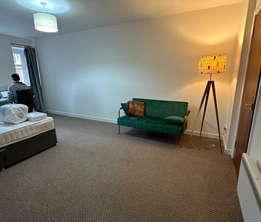 3 Bed Flat, Beltane Street, G3 - Photo 1