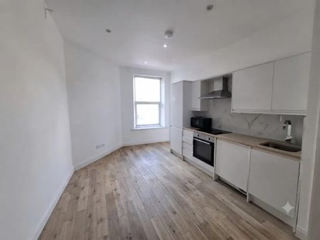 1 Bed Flat, High St, NW10 - Photo 2