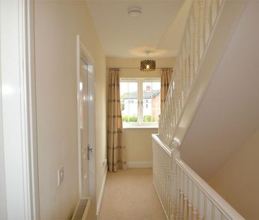 4 bedroom semi-detached house to rent - Photo 2