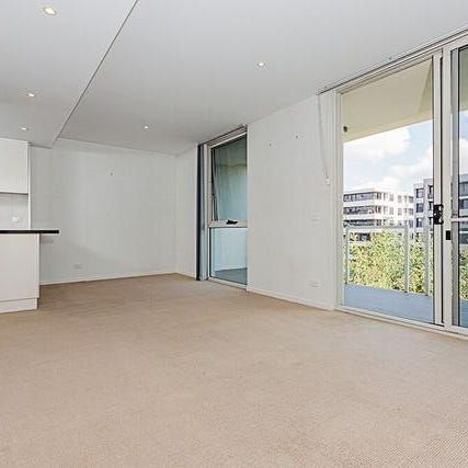 One Bedroom in Landmark! - Photo 1