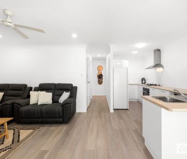 Cute & Cozy two bedroom home! - Photo 3