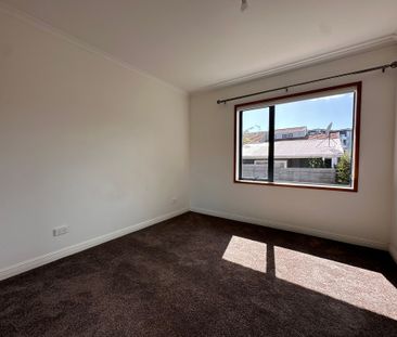 REMARKABLE IN REMUERA - Photo 6