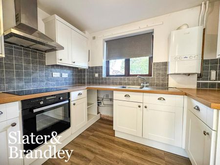 2 bedroom semi-detached house to rent - Photo 5