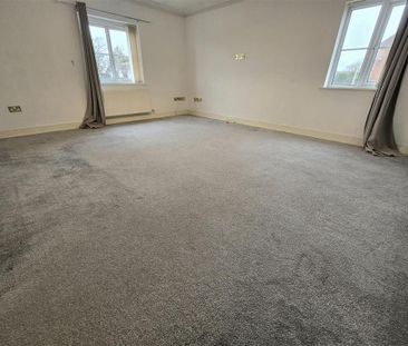 3 bedroom apartment to rent - Photo 4