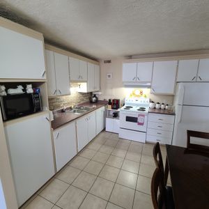 3 ½ Lumineux, Tout Inclus, Près De Tout! - Photo 2