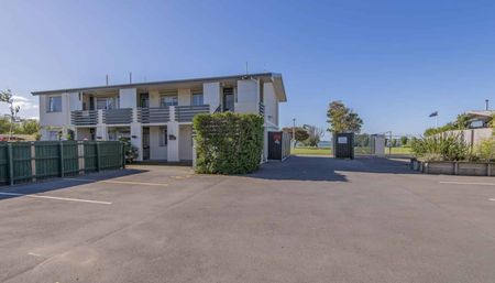 Redcliffs Unit - Photo 4