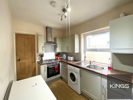 3 bedroom terraced house to rent - Photo 3