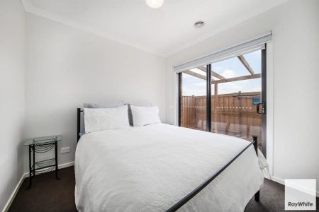 10 Petrolo Street, Truganina VIC 3029 - Photo 5