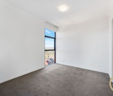 Immaculate 2 Bedroom - Photo 6