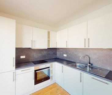 Perfekt für Ihre Familie: Großzügige 4-Zimmer-Wohnung mit EBK, Dach... - Photo 2