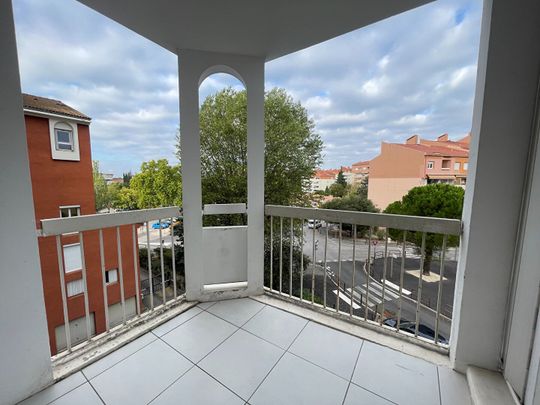 AIX EN PROVENCE - A LOUER - BEAU T3 MEUBLE AVEC BALCON - Photo 1