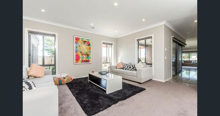 MAGNIFICENT 4 BEDROOM FAMILY HOME - Photo 2