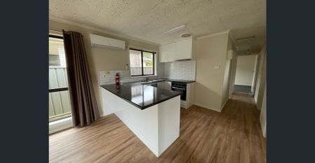 Modern low maintenance unit - Photo 4