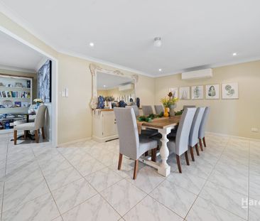 Expansive Family Home with Stunning Views - Photo 3