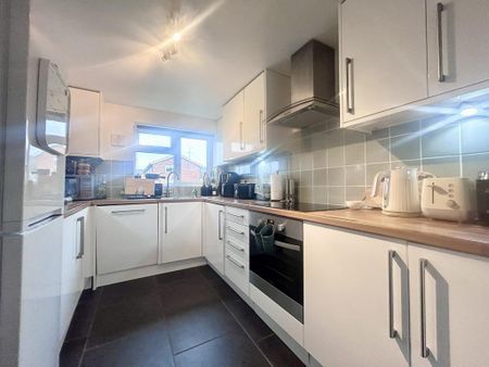 2 bedroom apartment to rent - Photo 2