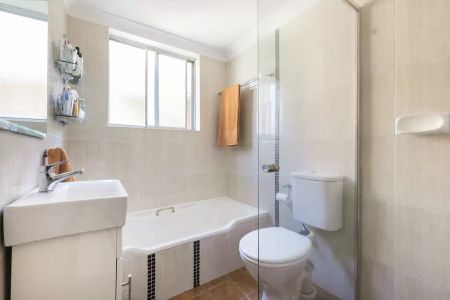 Two bedroom apartment in quiet street - Photo 5