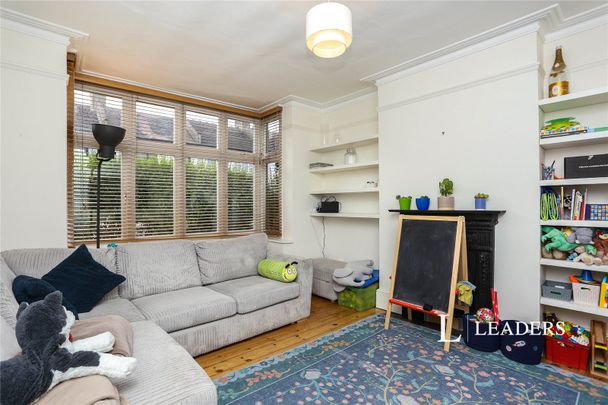 3 bedroom house to rent Riseldine Road, London, SE23 - Photo 1