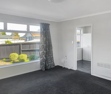 Cute 2 Bedroom - Photo 1