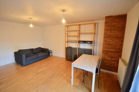 2 bedroom flat to rent - Photo 2