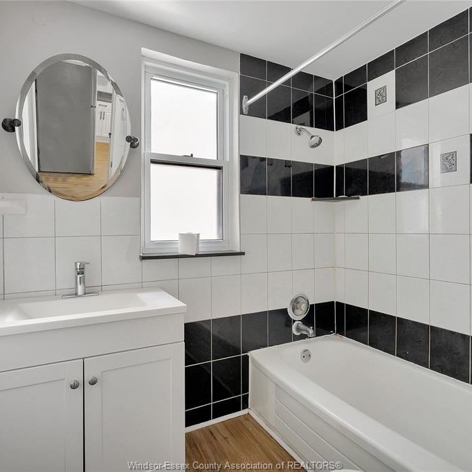 For Lease - 1415 LANGLOIS Unit# MAIN UNIT, Windsor, Ontario - Photo 1