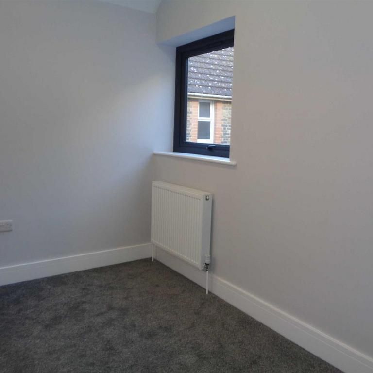 2 bedroom cottage to rent - Photo 1