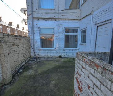 2 bed flat to rent in Osborne Avenue, South Shields, NE33 - Photo 2